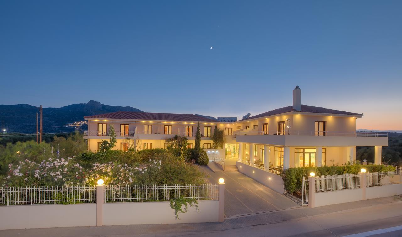 Kyniska Hotel Plítra Dış mekan fotoğraf