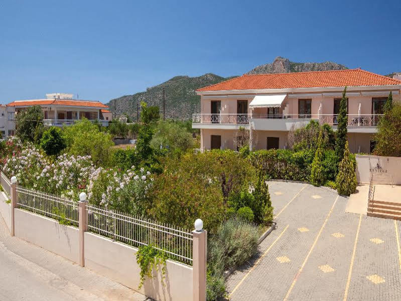 Kyniska Hotel Plítra Dış mekan fotoğraf